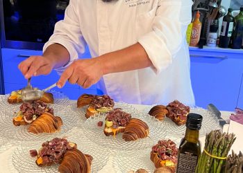 Jesús Márquez cocinando en uno de los talleres